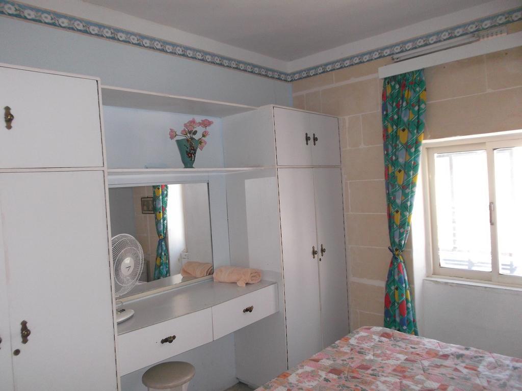 Ta' Karmni Apartment Marsalforn Стая снимка