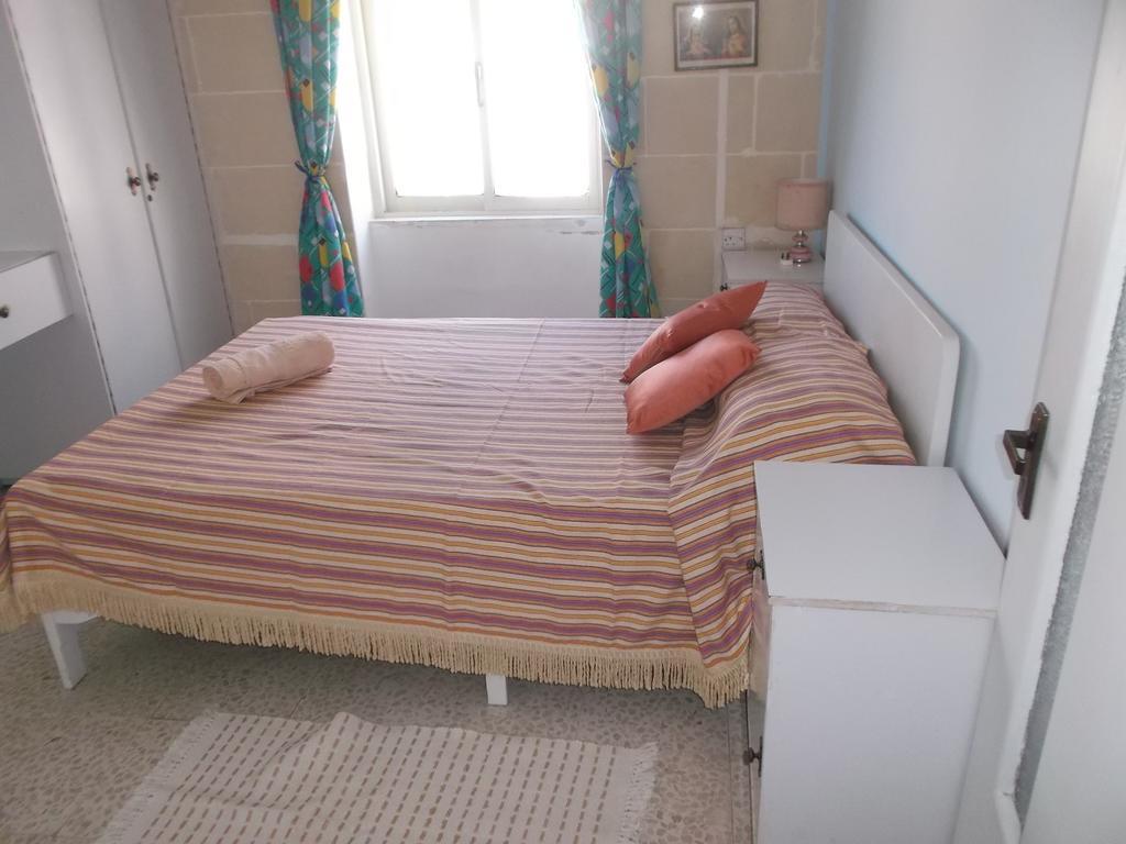 Ta' Karmni Apartment Marsalforn Стая снимка