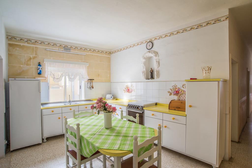 Ta' Karmni Apartment Marsalforn Екстериор снимка